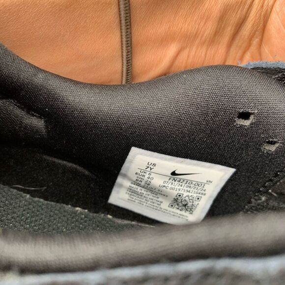 Nike SB Black and Tan Sneakers - Picture 5 of 7